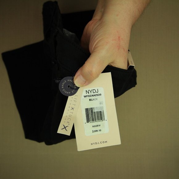 NYDJ Ami Skinny Jeans Women's Size 28W Black Denim Lift Tuck Technology NWT - Picture 10 of 10